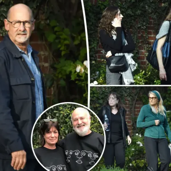 Familjarë dhe miq mblidhen në shtëpinë e Reiner, një javë pas vrasjes tronditëse