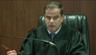 Dorëhiqet avokati i Erion Veliajt