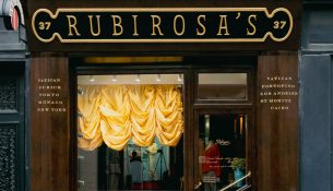 Dyqani i vogël parisien që u bë fenomen për koleksionet e tij unike