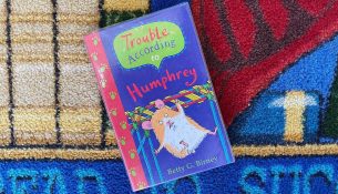 Libri “Humphrey” largohet nga bibliotekat në Cornwall