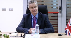 Hargreaves e quan “zhvillim pozitiv” njohjen nga Bahamasi