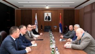 KFOR-i dhe udhëheqësit e rinj të komunave veriore diskutojnë për një sërë çështjesh