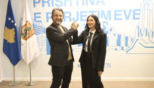 Përparim Rama nderon Dafina Zeqirin me titullin “Hyjnesha në Fron”