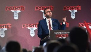 Bardhi në protestë: “Koha e këtij pushteti ka mbaruar, tani është koha e qytetarëve”