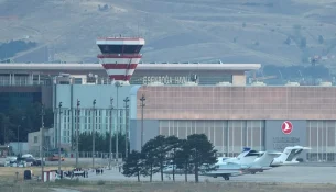 Avioni privat me delegacionin ushtarak libian humb kontaktin mbi Ankara