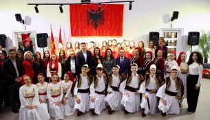 “Ku ka shqiptarë, ka shpirt kuqezi”, Spiropali viziton Komunën e Tetovës