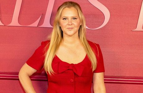Amy Schumer humbi 23 kg për çështje shëndetësore