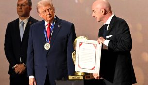 Donald Trump merr Çmimin e Paqes nga FIFA