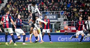 Juventusi thyen ‘mallkimin’ e barazimeve me Bolognan