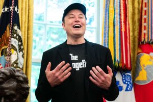 Pasuria e Elon Musk kap vlerën e 750 miliardë dollarëve