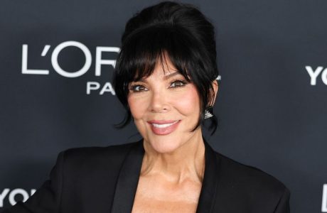 Kris Jenner pranon: “Hunda është ndoshta e vetmja gjë reale në fytyrën time”