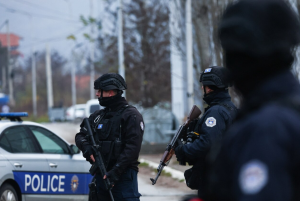 Arrestohen katër persona dhe sekuestrohen mbi 25 mijë euro nga dy operacione policore