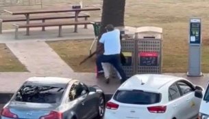 Heroi i Bondi Beach u qëllua dy herë pasi çarmatosi autorin e sulmit