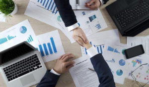 Kush blen për shtetin, duhet të certifikohet