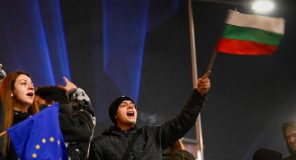 Bullgaria përgatitet të hyjë në eurozonë, mes frikës nga dezinformimi rus