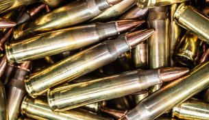 Qeveria krijon “listën e zezë” të industrisë së mbrojtjes