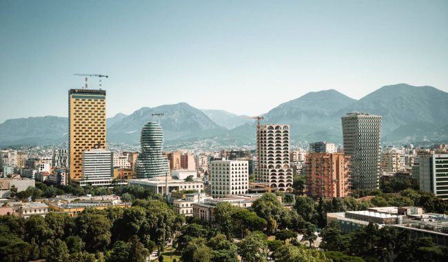 Shqiptarët vijojnë të jenë më besimplotët për anëtarësimin në BE