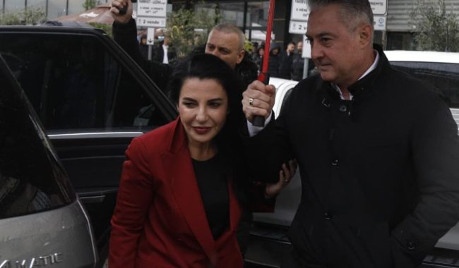 Kushtetuesja shtyn me një javë shqyrtimin e çështjes Balluku