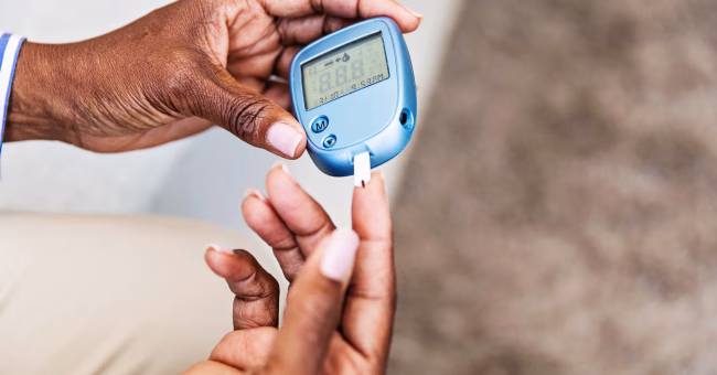 Një teknologji e re nga MIT mund t’i japë fund shpimeve në gisht për diabetikët