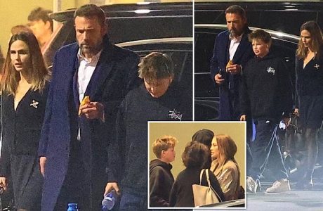 Ben Affleck në një ribashkim të sikletshëm me dy ish-bashkëshortet