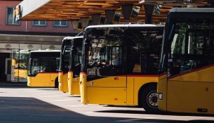 Punëtorët e “Trafikut Urban” kërcënojnë me bllokim rrugësh në Prishtinë