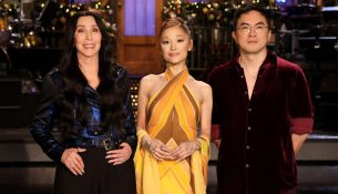Ariana Grande shkëlqen në episodin final të SNL 2025