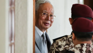 Gjykata shpall fajtor ish-kryeministrin e Malajzisë për shpërdorim pushteti