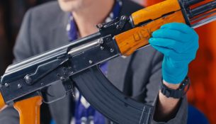 Kallashnikovi i UÇK-së në koleksionin e ‘Imperial War Museum’ në Londër