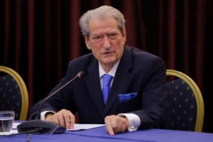 Berisha: Edi Rama po mbron veten me ndryshimet ligjore