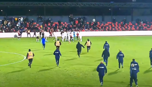 Lojtarët e Teutës sulmohen në fushë