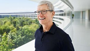 Tim Cook investon 3 milionë dollarë në Nike