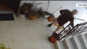 Goditi në kokë bashkëshorten dhe tentoi ta vriste, arrestohet 76-vjeçari në Durrës