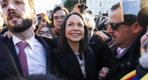 Machado: Do të udhëheq Venezuelën “kur të vijë koha e duhur”, pavarësisht rezistencës ndërkombëtare