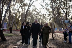 Rama nis vizitën zyrtare në Izrael me përulje për viktimat e 7 tetorit