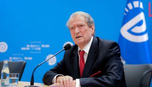 Berisha mbledh kryetarët e degëve, përgatitet protesta e 24 janarit