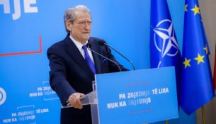 Berisha njofton protestën e radhës në Tiranë