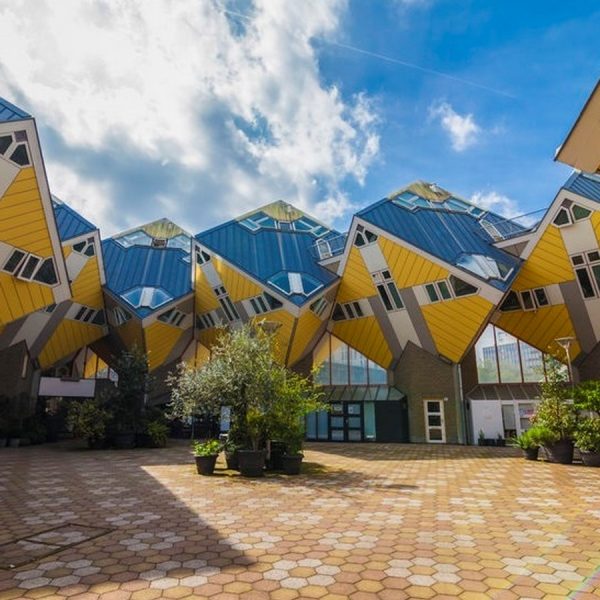 Shtëpitë kubike, simboli modern i qytetit të Roterdamit