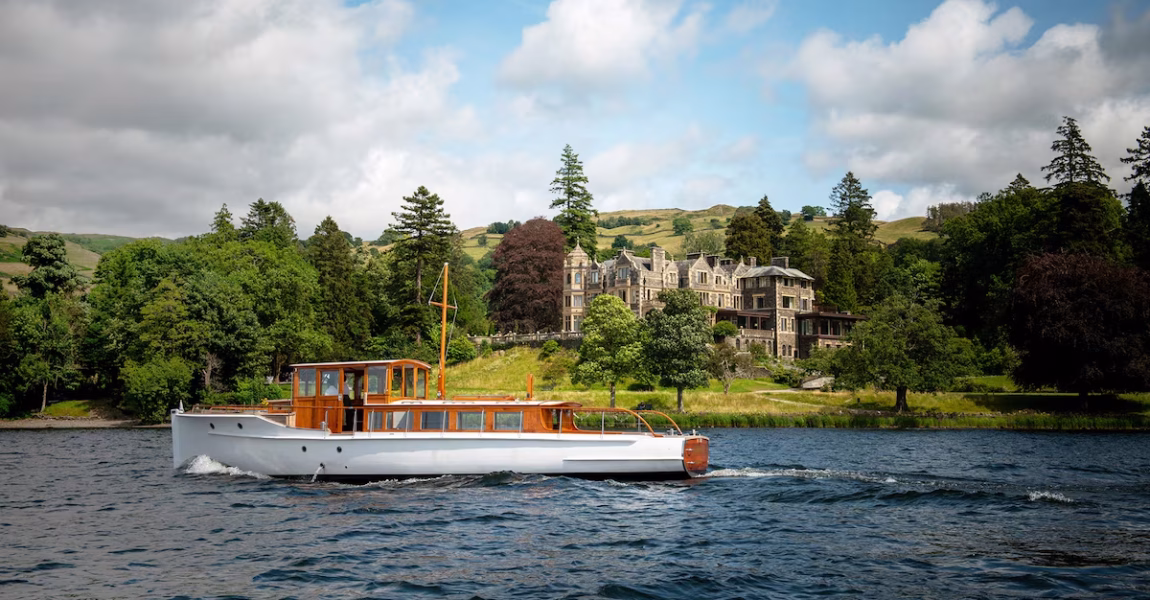 Windermere: Udhëtim mbi liqenin britanik me jahtin e viteve 1920