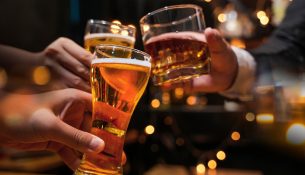 Çfarë i ndodh trupit tuaj kur ndaloni së konsumuari alkool?