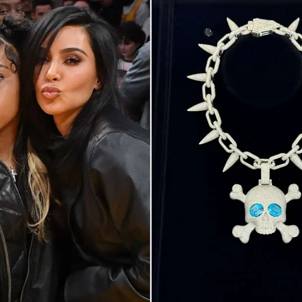 Kim Kardashian i dhuron North West një varëse unike, me mbi 100 diamantë