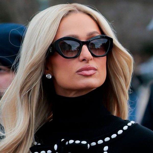 Paris Hilton flet hapur për videon intime të publikuar pa pëlqim në moshën 19-vjeçare: “E quajtën skandal. Nuk ishte. Ishte abuzim.”