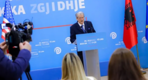 Berisha thërret tryezë me faktorët politikë për “rrëzimin e Ramës”