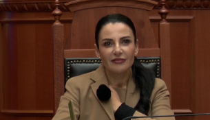 Ende në pritje të një verdikti kushtetues rreth Ballukut