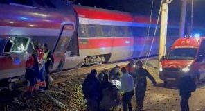 Të paktën 21 të vdekur në Spanjë pas një aksidenti që përfshiu trena me shpejtësi të lartë