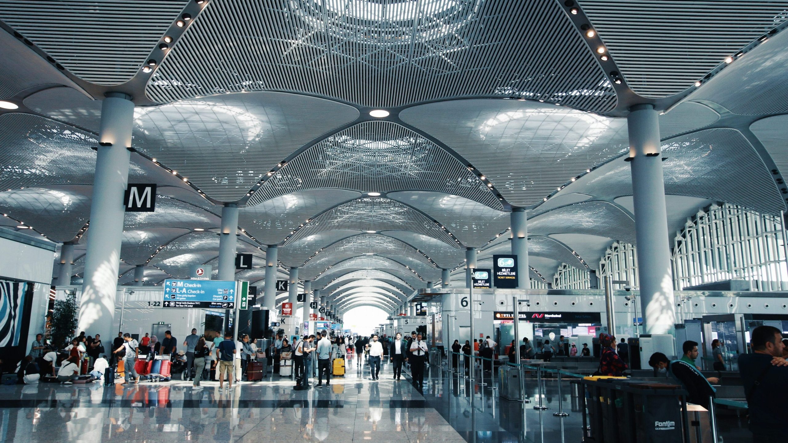 Linjat ajrore dhe aeroportet më të përpikta në botë për vitin 2025