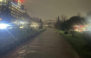 Reshjet intensive vijojnë, situatë kritike në disa qarqe