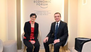 Kurti takon Kos-in në Davos, kërkon anëtarësim në BE