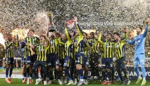 Fenerbahçe ‘detyron’ lojtarët të dhurojnë pjesë nga paga e tyre