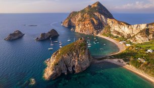 Ishulli italian pa rrugë, pa sinjal telefoni — dhe pothuajse pa turistë