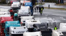 Bllokadat e transportuesve vazhdojnë në Serbi dhe Bosnjë